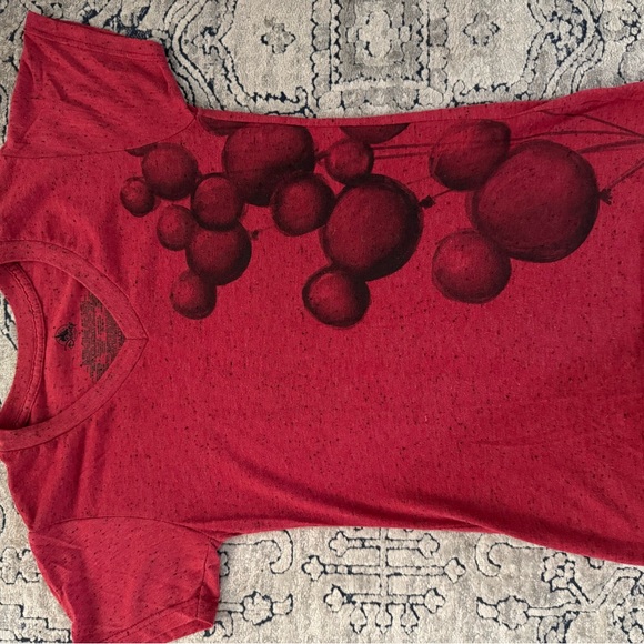 3 Lot Disney print t shirts Minnie Mouse, Mickey Mouse marvel, woman’s size S-M - Picture 10 of 10